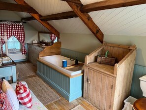 Interior - The Hillis Farmhouse - 6 Bed - Sleeps 11 - Pets (Brecon)