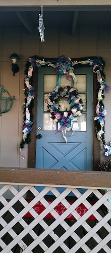 Cozy Lakefront Getaway at Lake Palestine