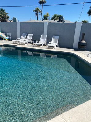 Piscine extérieure, piscine chauffée