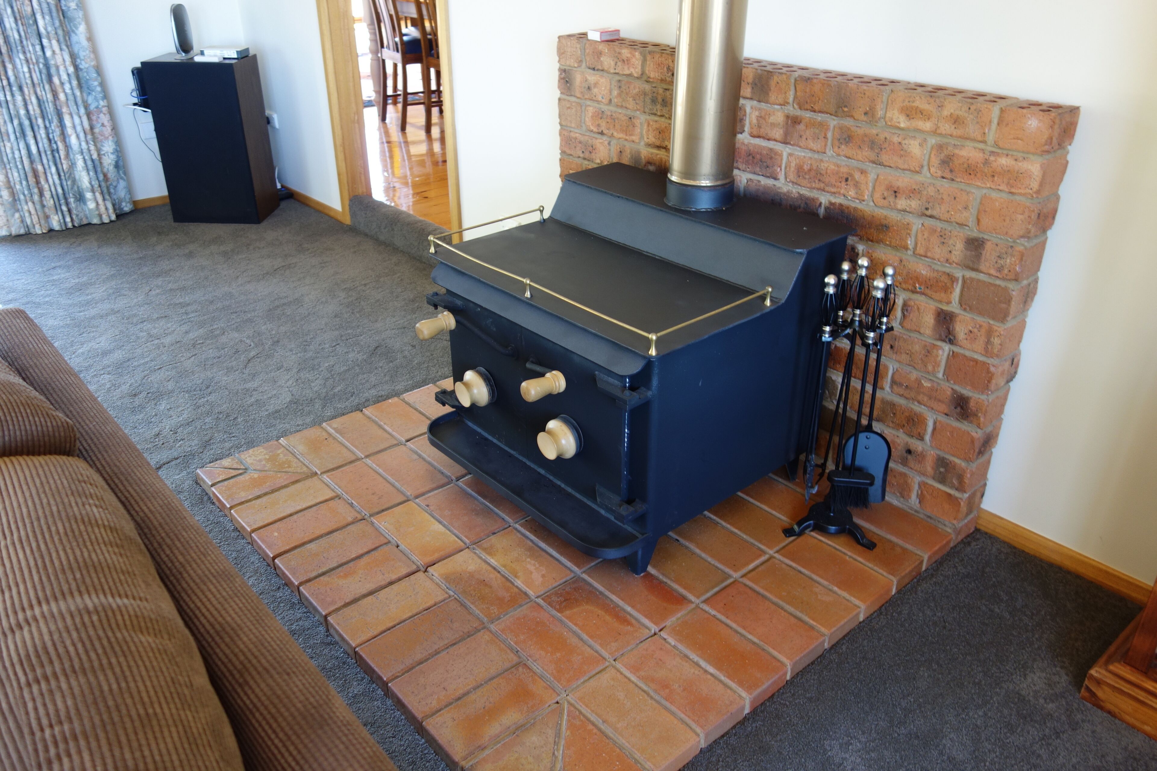 Black Bluff View Retreat - a large comfortable 5 bedroom house on 40 hectares. — image 13