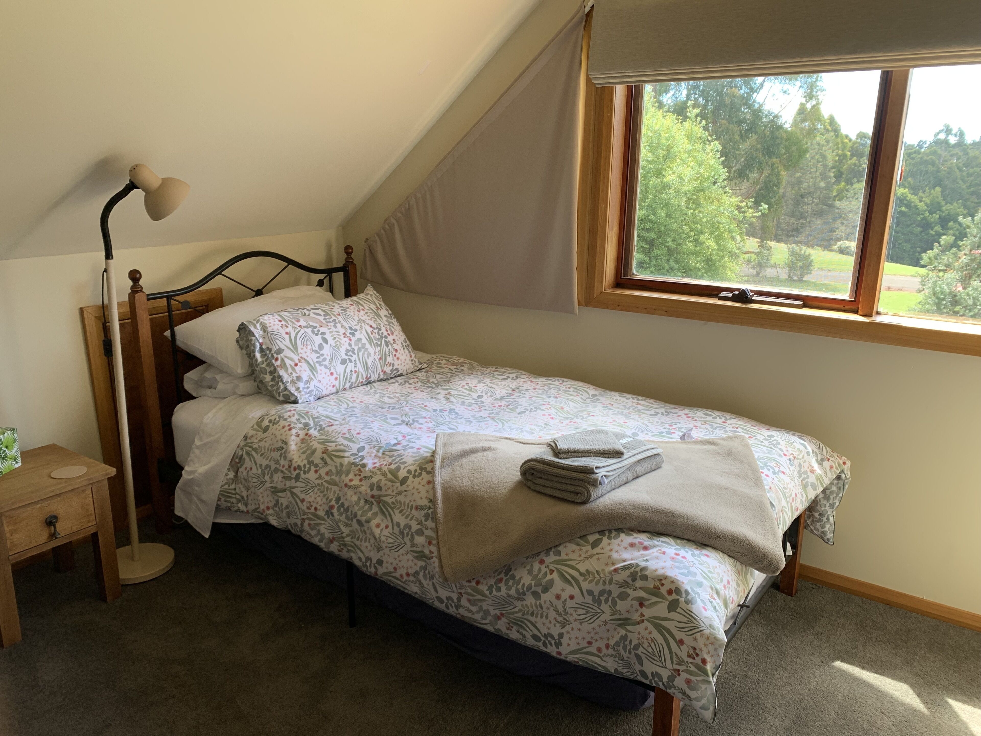 Black Bluff View Retreat - a large comfortable 5 bedroom house on 40 hectares. — image 18