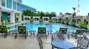 Outdoor pool, pool loungers