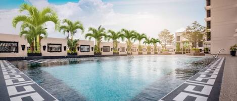 Außenpool, Liegestühle