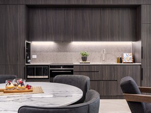 تناول الطعام