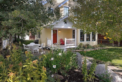 Teocalli Time, Lovely 3 Br House Downtown