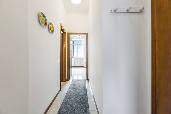 Family Apartment, Multiple Bedrooms, Lakeside (Bella Varenna) | Interior