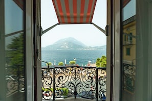 Family Apartment, 2 Bedrooms, Lakeside (Bella Varenna) | Balcony