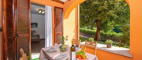 Family Apartment, 2 Bedrooms, Microwave (Menaggio Palphi) | Outdoor dining