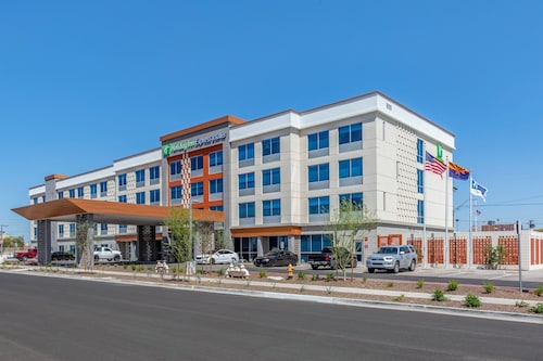 Holiday Inn Express & Suites Phoenix Dwtn - State Capitol by IHG