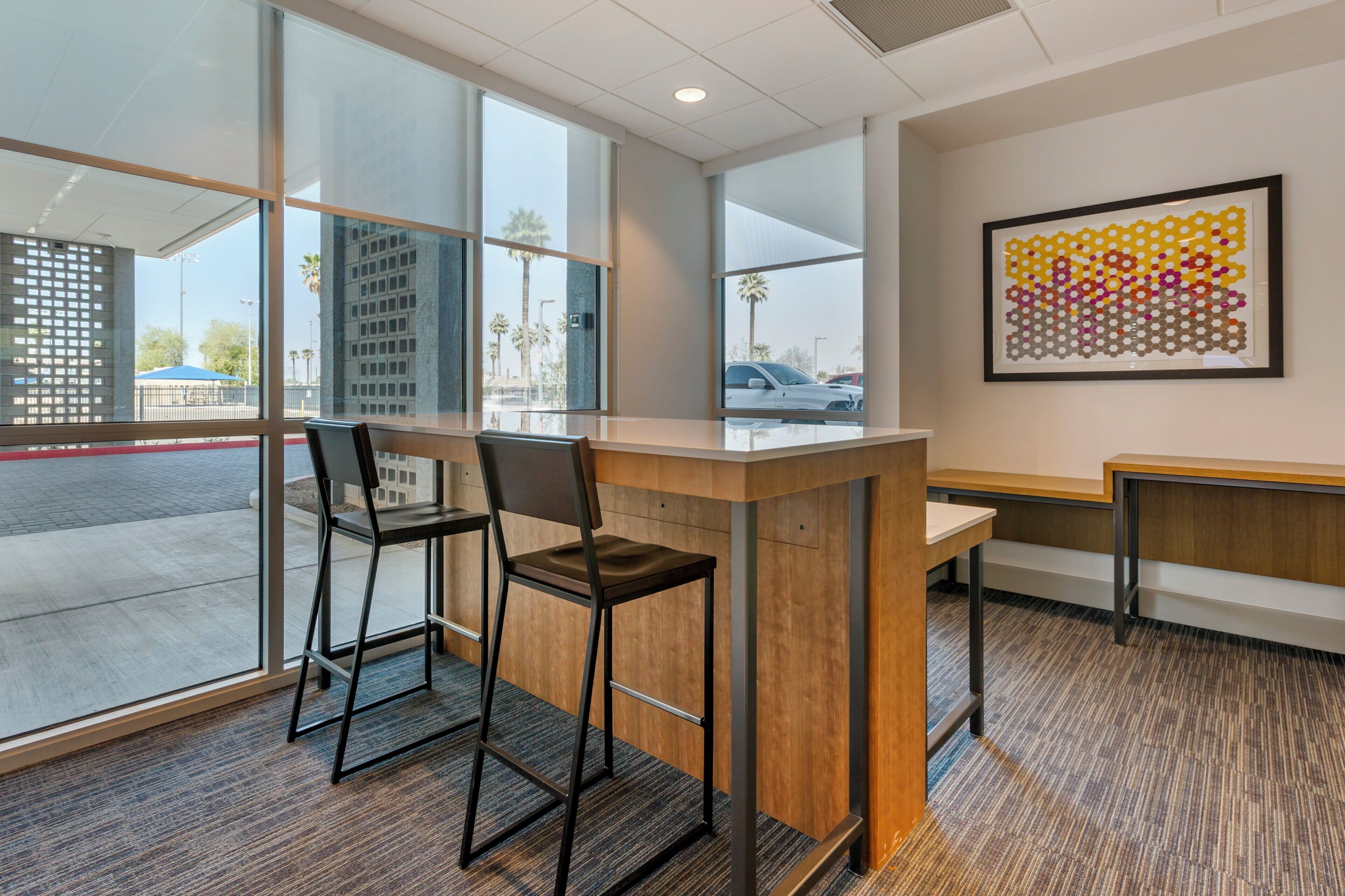 Photo - Holiday Inn Express & Suites Phoenix Dwtn - State Capitol by IHG