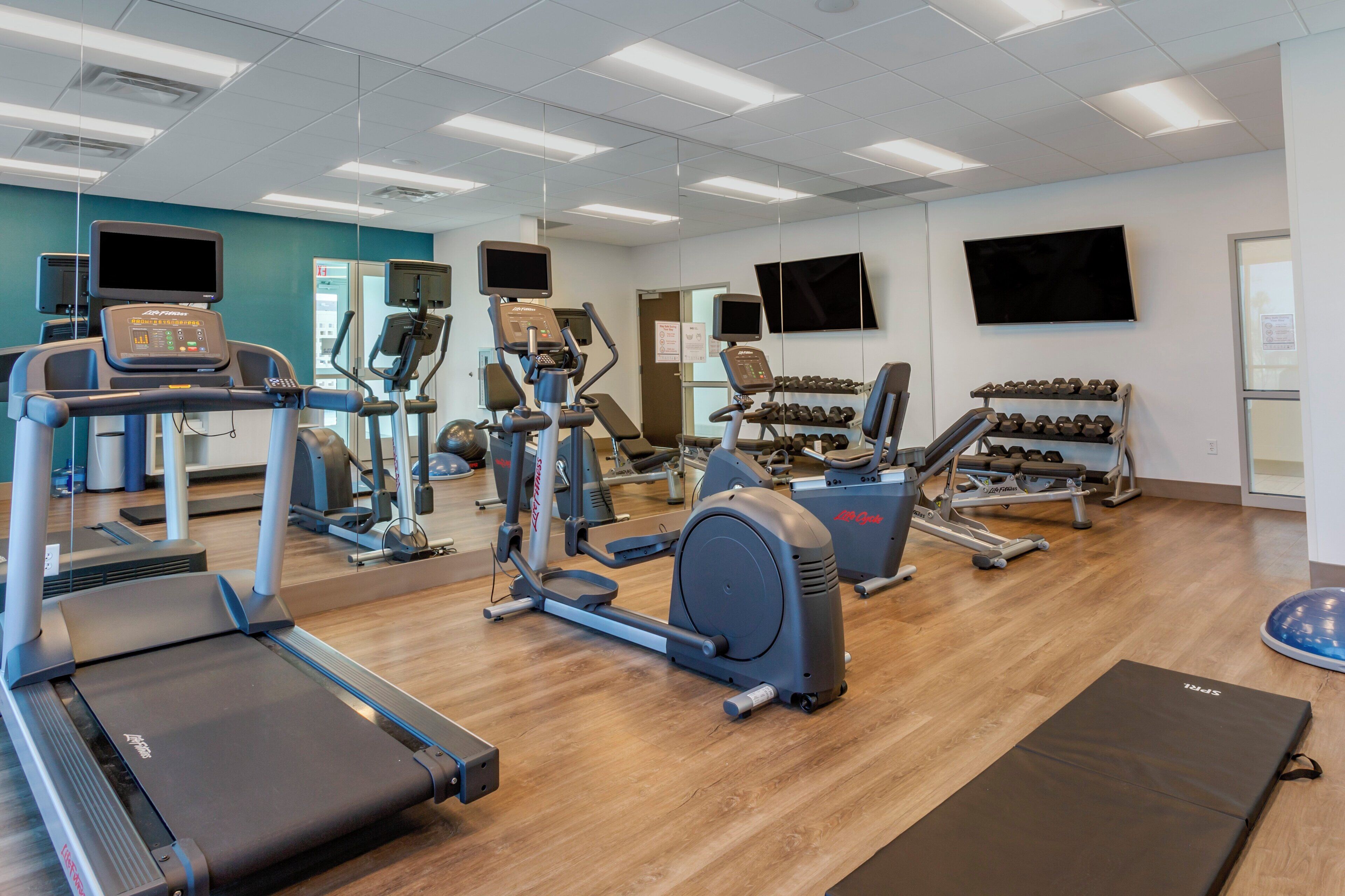 Photo - Holiday Inn Express & Suites Phoenix Dwtn - State Capitol by IHG