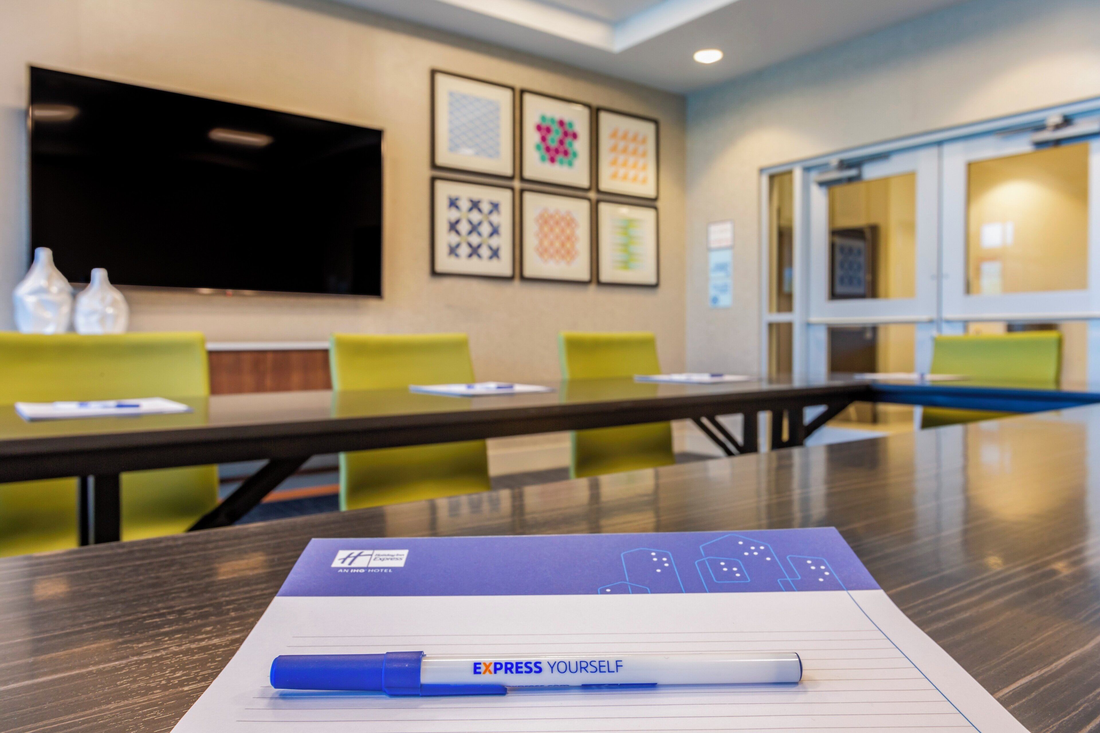 Photo - Holiday Inn Express & Suites Phoenix Dwtn - State Capitol by IHG