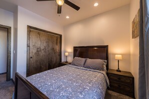 3 chambres, fer et planche à repasser, Wi-Fi gratuit, draps fournis