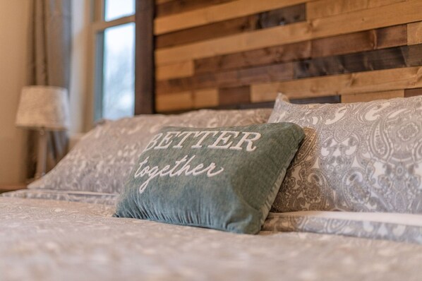 3 bedrooms, iron/ironing board, free WiFi, bed sheets