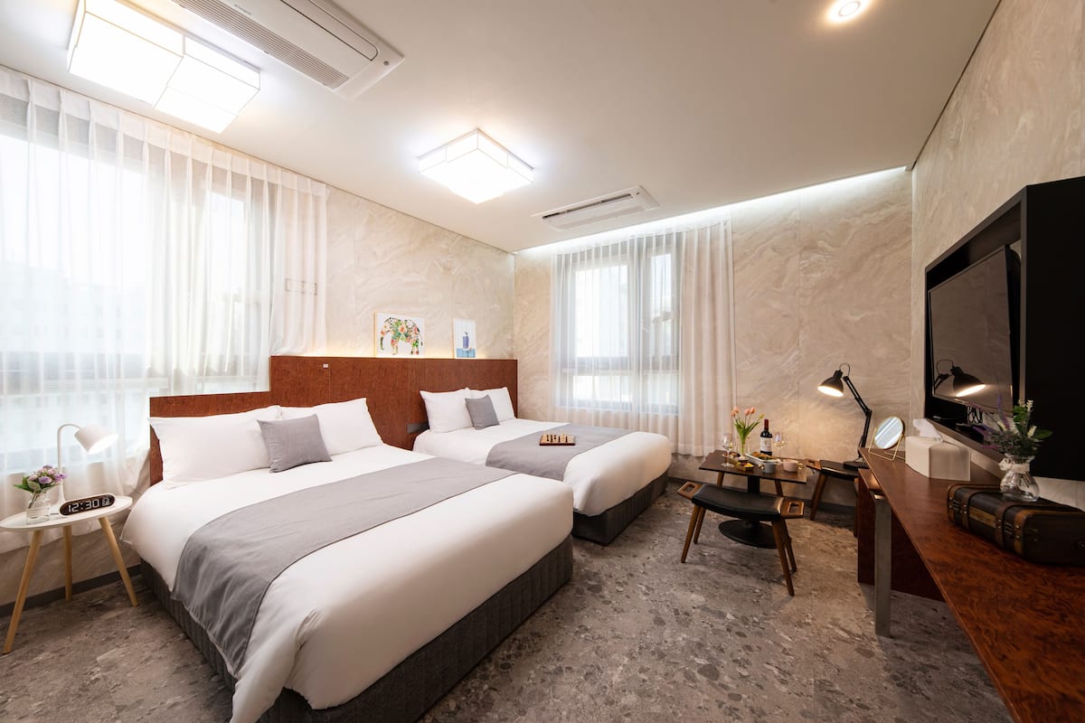 Superior Family Room | Soundproofing, iron/ironing board, free WiFi, bed sheets