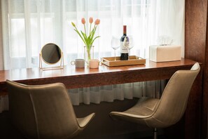 Phòng đôi Deluxe | Phòng cách âm, bàn ủi/dụng cụ ủi quần áo 