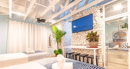 Butterfly Cottage at Viking Hill Resort with Pool