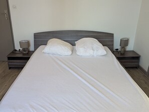 3 bedrooms, free WiFi - Charming 3-Bedroom Cottage in Verdant Futeau, Near Verdun and Châlons-en-Champagne (Futeau)