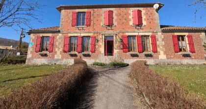 Charming 3-Bedroom Cottage in Verdant Futeau, Near Verdun and Châlons-en-Champagne
