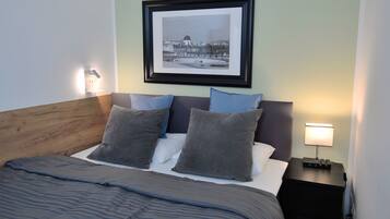 1 Schlafzimmer, Zimmersafe, Schreibtisch, BĂŒgeleisen/BĂŒgelbrett