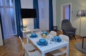 51-Zoll-Fernseher mit Satellitenempfang