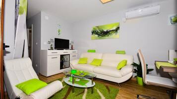 House (Three Bedroom Home with Terrace and P) | Living room | TV