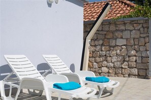 House (Three Bedroom Home with Terrace and P) | Terrace/patio