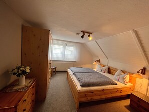 1 Schlafzimmer, Reisekinderbett, WLAN, Bettwäsche