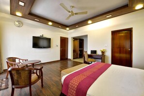 Egyptian cotton sheets, premium bedding, Select Comfort beds, minibar