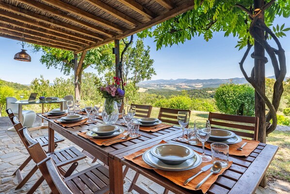 Outdoor dining