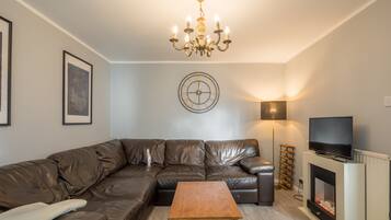 Smart-tv och eldstad