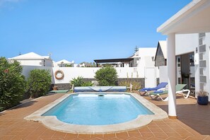 Pool - Sunny Vacation Home Casa Elian with Mountain Views, Wi-Fi, Private Pool (Lanzarote)