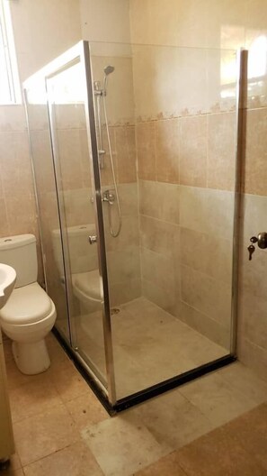 Apartment | Bathroom - Shiela's Villa (Accra)