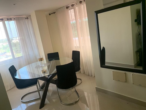 Apartment | In-room dining