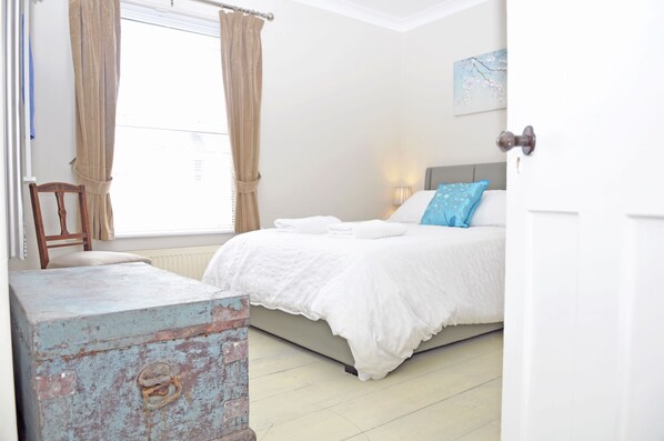 2 bedrooms, iron/ironing board, travel crib, free WiFi