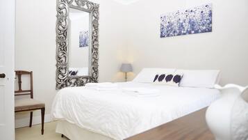 2 Schlafzimmer, Bügeleisen/Bügelbrett, Reisekinderbett, kostenloses WLAN