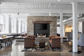 Lobby - Fairfield Inn & Suites Madison Historic Eagle Cotton Mill (Madison)