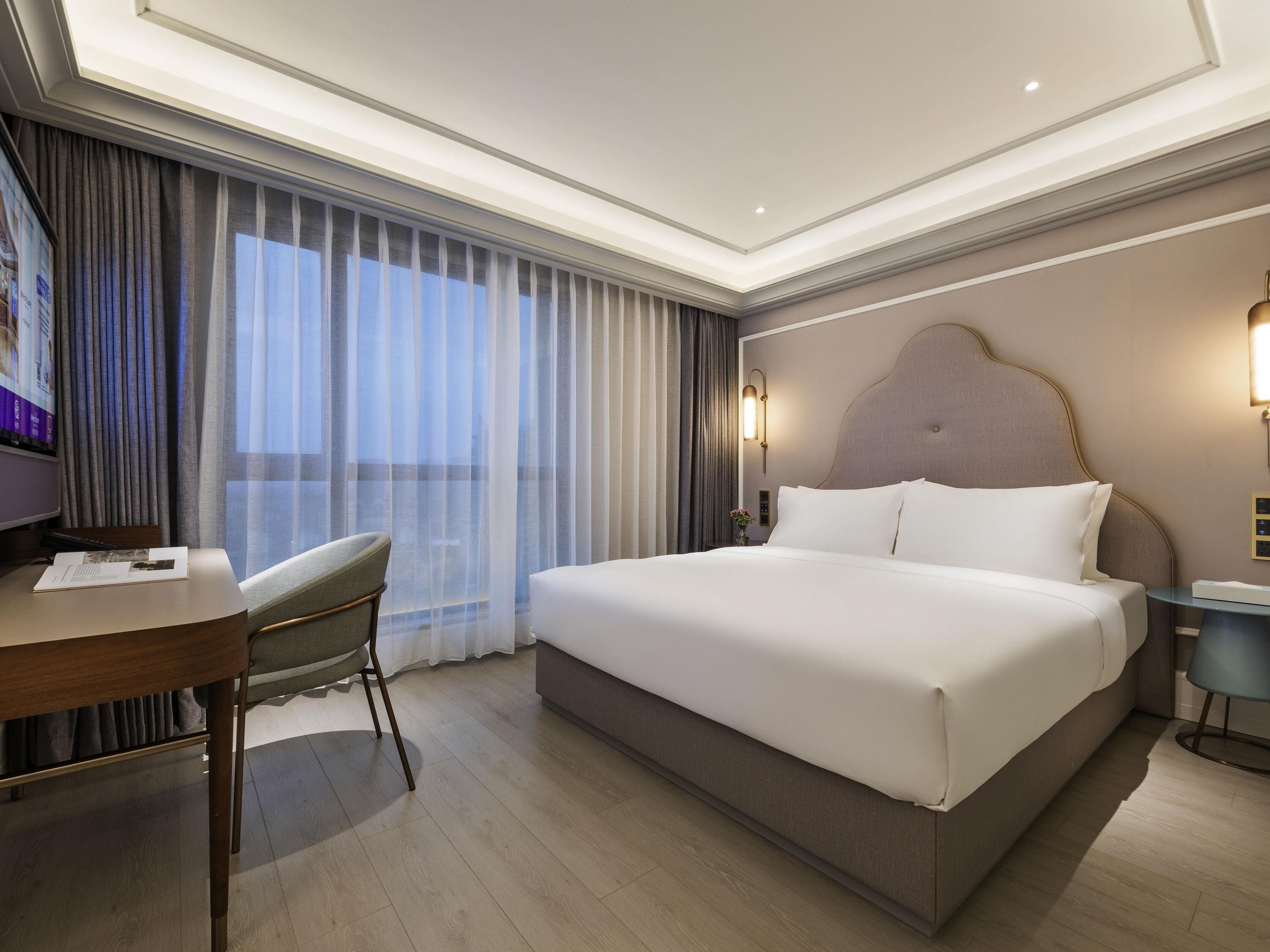 Privilege, Kamer, 1 kingsize bed | Donsdekens, een minibar, een bureau, een laptopwerkplek