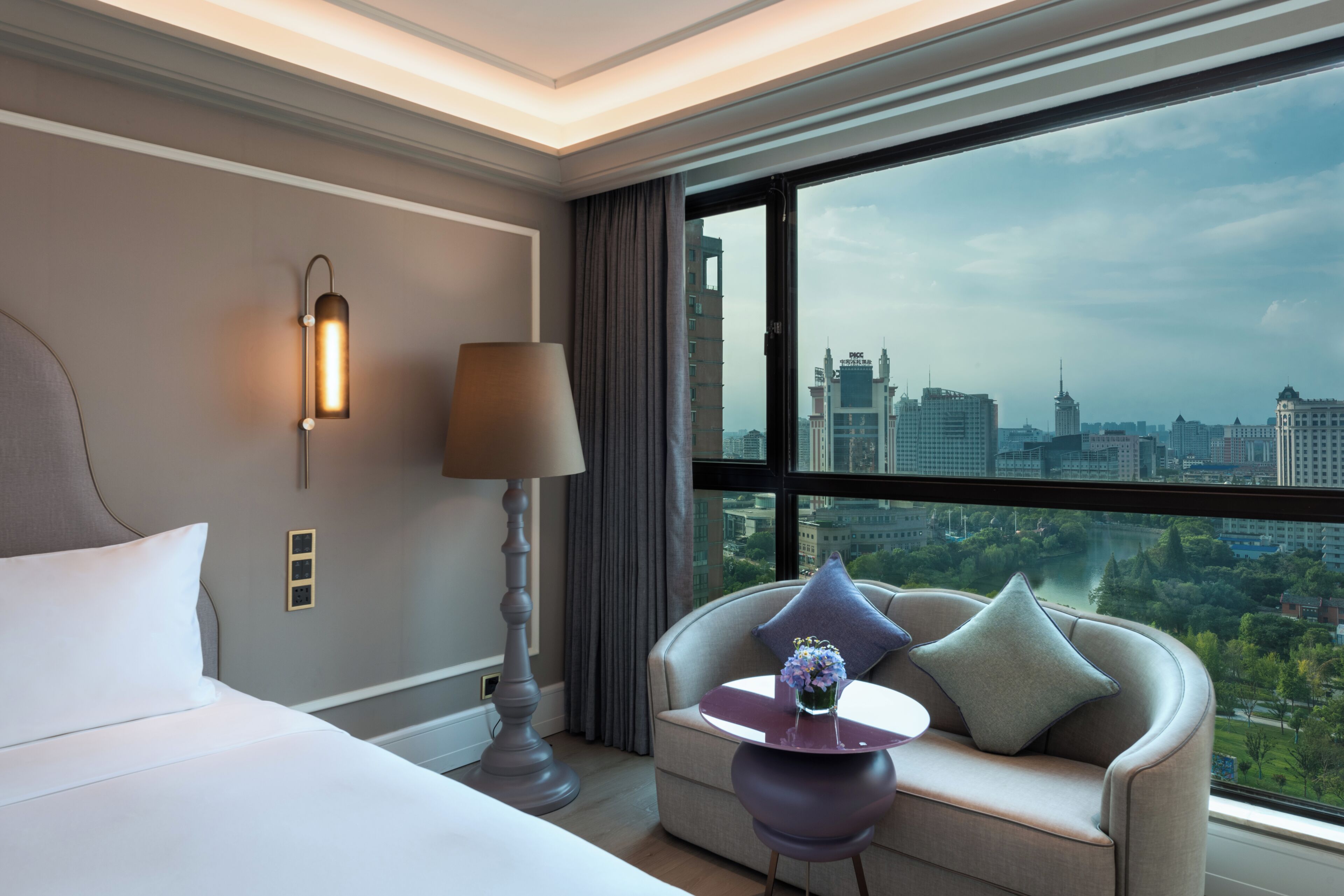 Superior-Suite, 1 King-Bett | Blick auf die Stadt