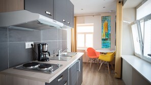 Microonde, piano cottura, lavastoviglie