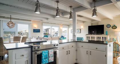 Palmetto Paradise 3 Bedroom Home by Redawning