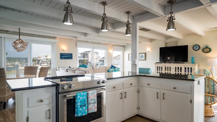 Palmetto Paradise 3 Bedroom Home by RedAwning