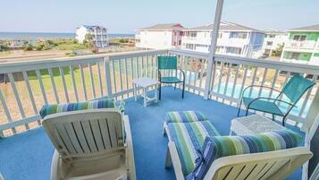 Condo, 2 Bedrooms | Property grounds