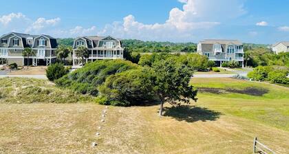 The Skipper 2 Bedroom Condo by RedAwning