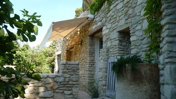 Enceinte de lâhĂ©bergement