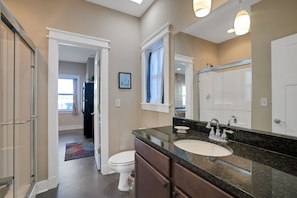 淋浴/盆浴组合、毛巾