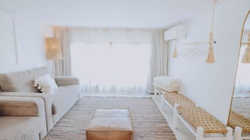 Apartamento Grand, 2 habitaciones, balcón | Caja fuerte, cortinas opacas, tabla de planchar con plancha