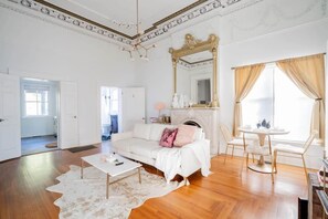 テレビ、書斎 / ワークスペース