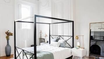 1 bedroom, desk, iron/ironing board, WiFi