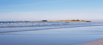 HEATED SWIMMING POOL 2-person apartment with private spa in villa - beach 300m away